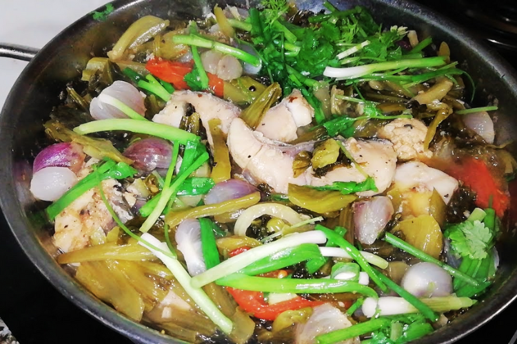 9 cách làm cá kho dưa cải chua thơm ngon hấp dẫn cho gia đình Việt