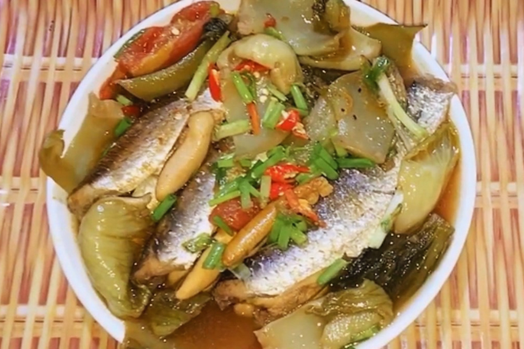 9 cách làm cá kho dưa cải chua thơm ngon hấp dẫn cho gia đình Việt