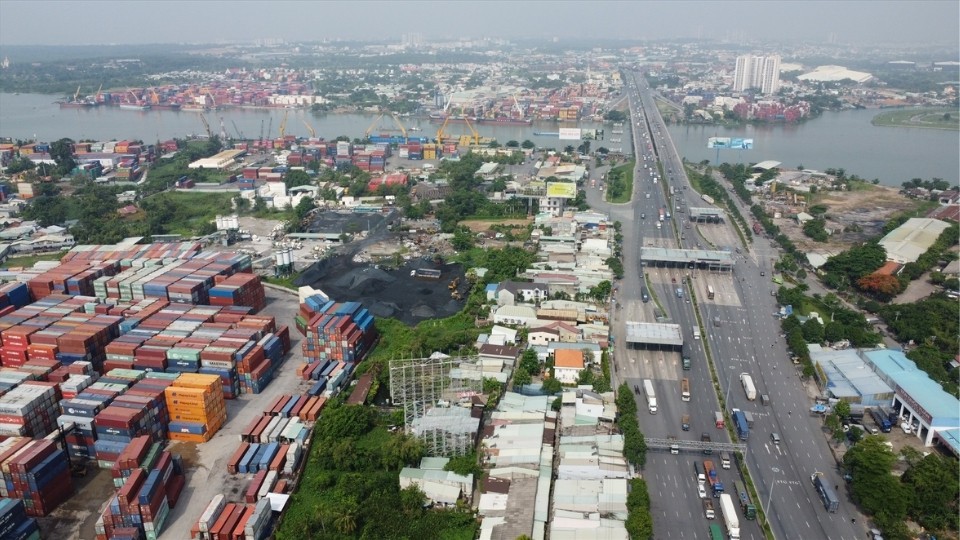 thành phố Biên Hòa là trung tâm chính trị kinh tế văn hóa của tỉnh