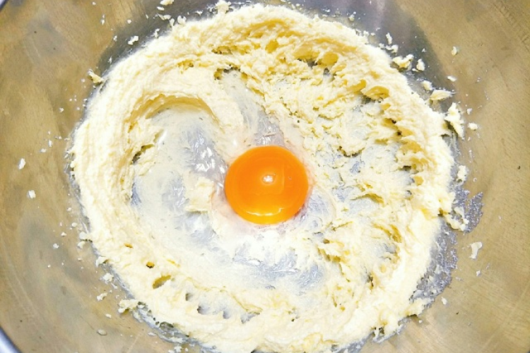 Bật mí cách làm bánh trứng cuộn đơn giản, dễ làm với nguyên liệu quen thuộc trong căn bếp nhỏ - hình 13