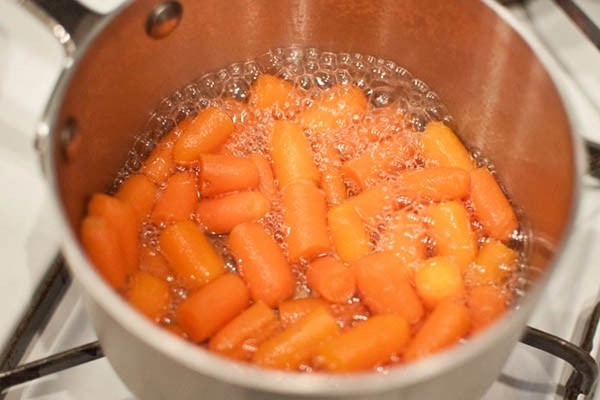 Cách luộc cà rốt đúng chuẩn vừa chín tới giúp giữ chất dinh dưỡng 4
