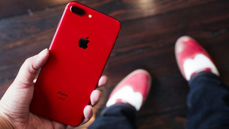 Trên tay iPhone 8 RED và iPhone 8 Plus RED