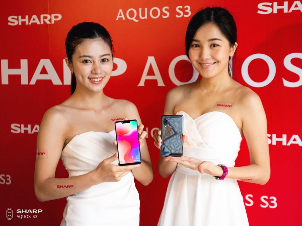 Sharp Aquos S3 High Edition ra mắt, hỗ trợ sạc không dây Qi