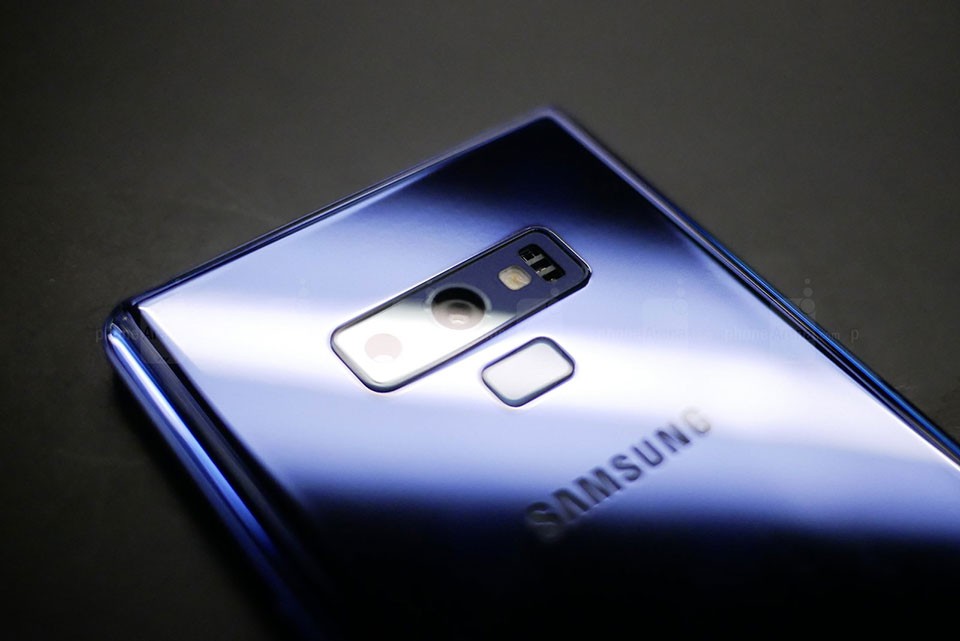 So sánh Samsung Galaxy Note 9 vs LG G7 ThinQ