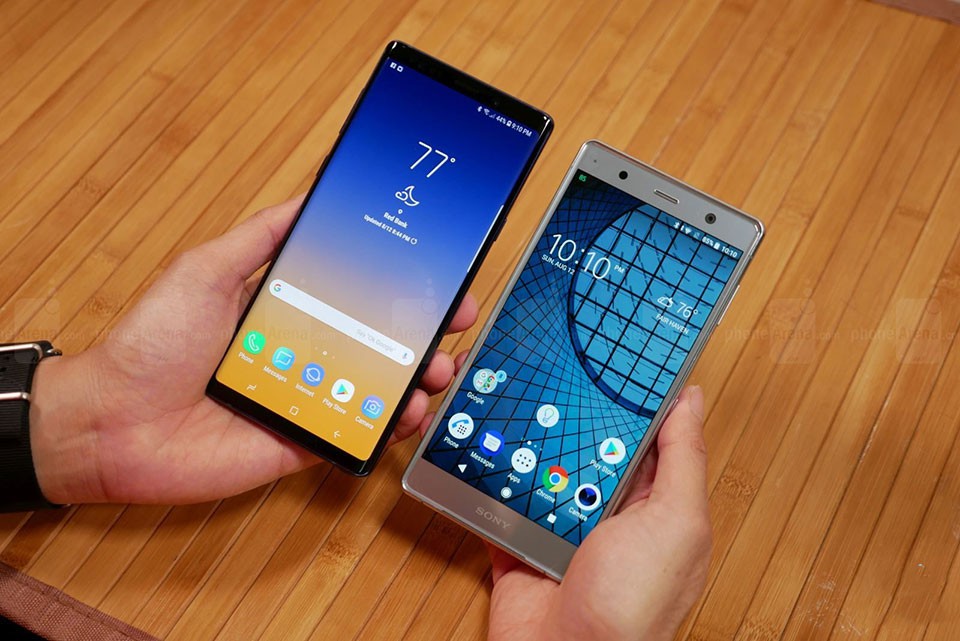 Samsung Galaxy Note 9 và Sony Xperia XZ2 Premium