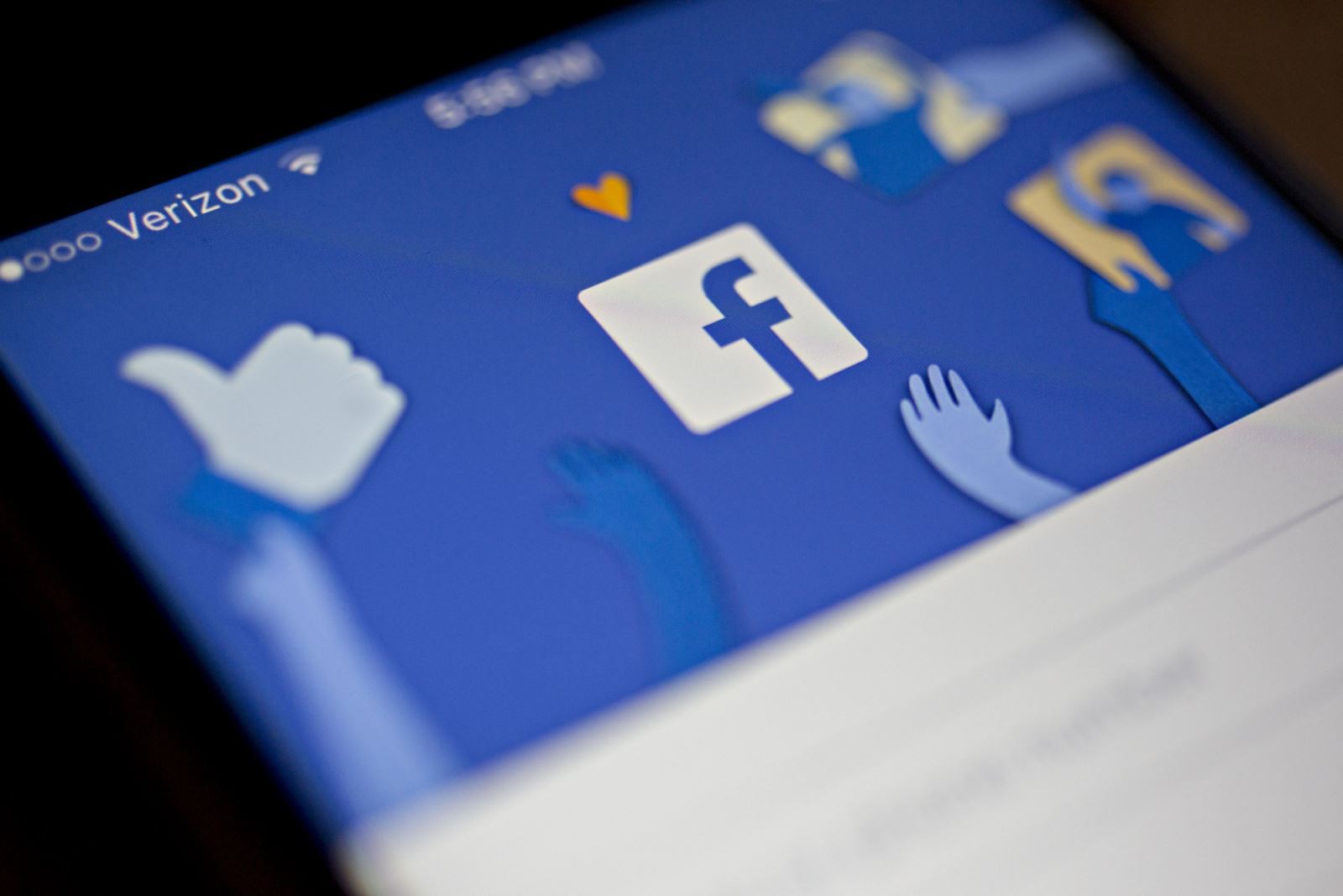 Người dùng có thể hạn chế quảng cáo trên Facebook.