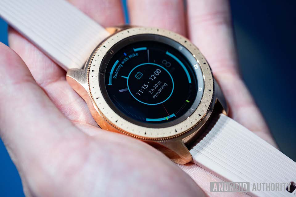 Galaxy Watch được trang bị hệ điều hành Tizen 4.0 do chính Samsung phát triển.