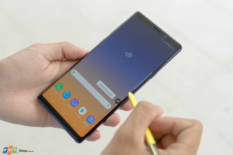 4 smartphone Samsung cao cấp đáng mua dịp cuối 2018 1