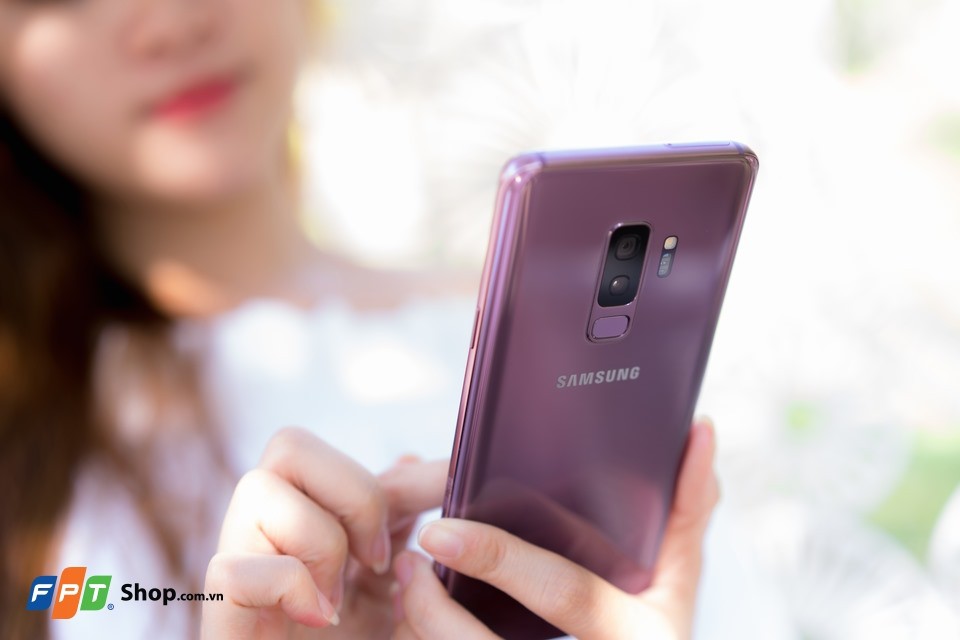 4 smartphone Samsung cao cấp đáng mua dịp cuối 2018 2