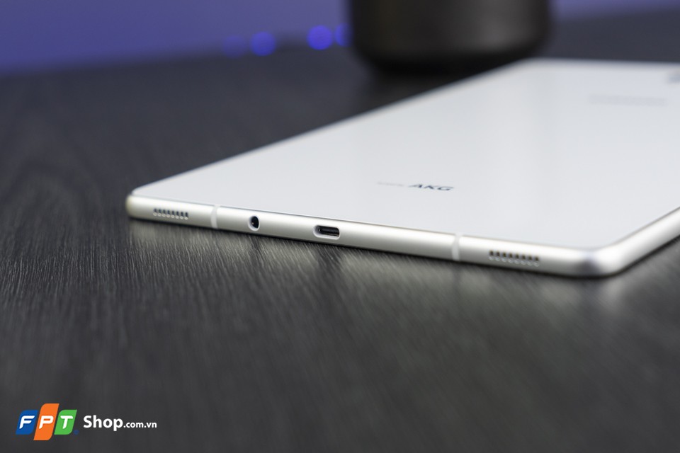 Trên tay Samsung Galaxy Tab S4: Đối thủ nặng ký của iPad Pro 10.5?