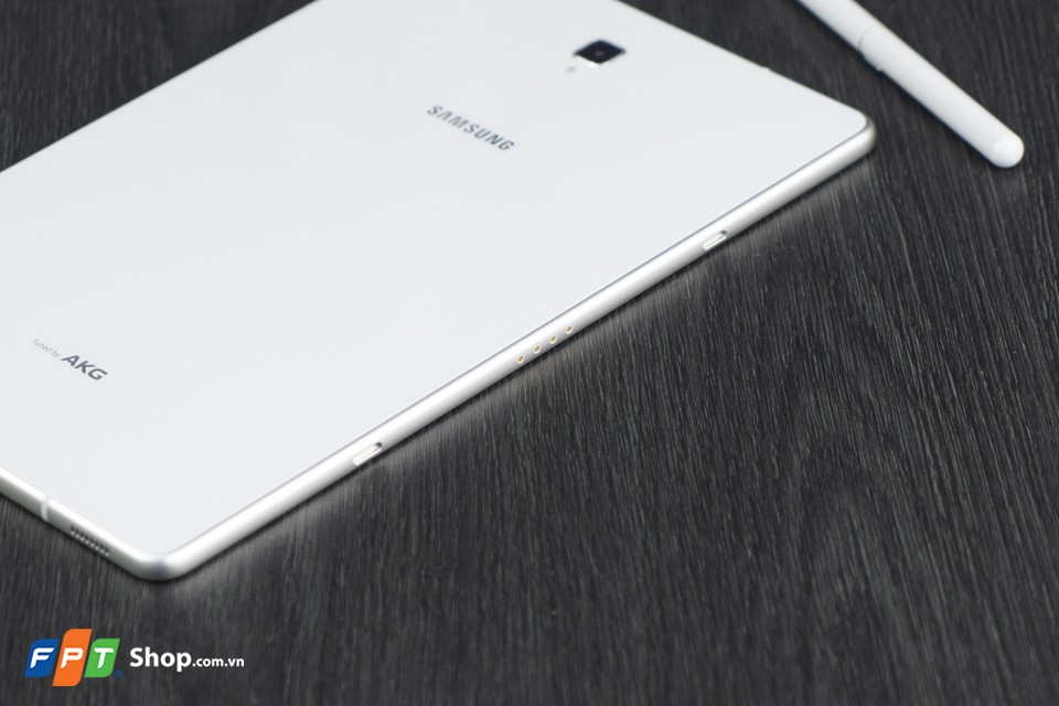 Trên tay Samsung Galaxy Tab S4: Đối thủ nặng ký của iPad Pro 10.5?