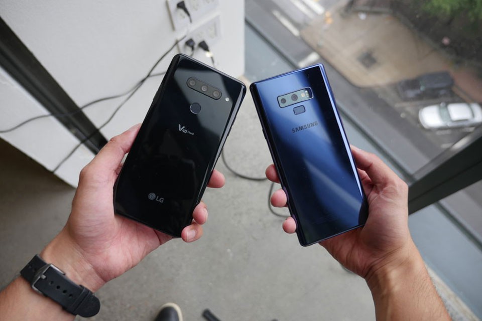 Samsung Galaxy Note 9 vs LG V40 ThinQ