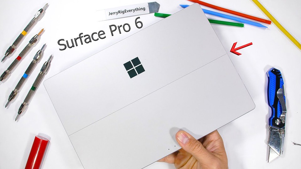 Tra tấn Surface Pro 6 (ảnh 1)