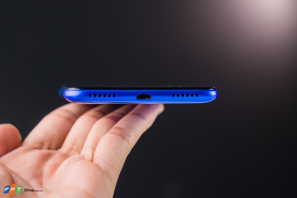 Trên tay Huawei Y7 Pro (2019): thiết kế "giọt nước", camera kép A.I khẩu độ f/1.8, pin 4000mAh