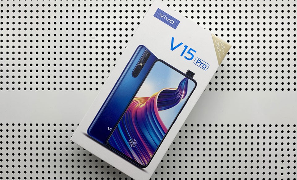Trên tay Vivo V15 Pro: Thiết kế toàn màn hình, 3 camera sau, Snapdragon 675, giá dưới 10 triệu