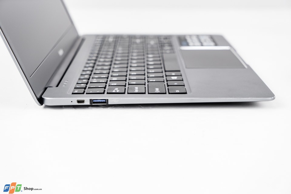 Haier S1 HR-13M: Laptop siêu mỏng - nhẹ, màn hình đẹp, giá “hạt dẻ” chỉ 5 triệu đồng! (ảnh 2)