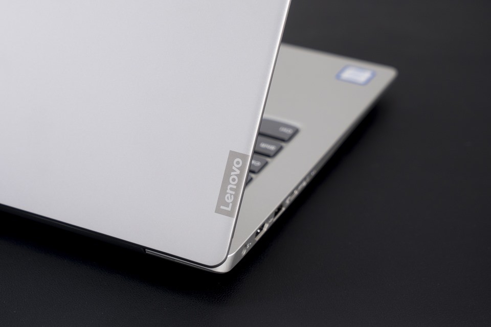Lenovo IdeaPad 330S 14IKB: Chiếc laptop "hoàn hảo" trong phân khúc phổ thông? (ảnh 2)