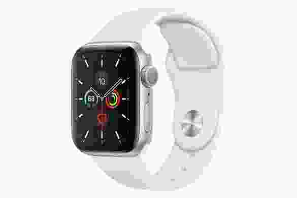 Bạn đang tìm kiếm một chiếc đồng hồ thông minh tiện lợi cho việc theo dõi sức khỏe và hoạt động thể chất của mình? Chiếc Apple Watch S5 GPS 40mm với nhiều tính năng đầy thú vị sẽ làm bạn cảm thấy hài lòng và thông minh hơn khi sử dụng mỗi ngày.