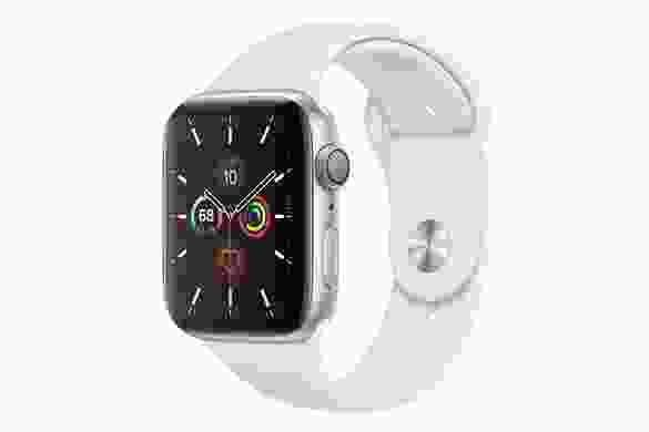 Nắm bắt xu hướng mới nhất với Apple Watch Series 5 GPS Cellular 44mm viền nhôm dây cao su. Hình ảnh này cho thấy tính năng cao cấp và hiệu năng của đồng hồ thông minh này, giúp bạn tận hưởng cuộc sống một cách thuận tiện và thông minh.