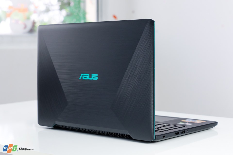 Laptop Asus D570DD E4027T R5 3500U/4GB/256GB/WIN10