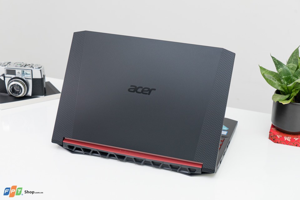 Laptop Acer Nitro AN515 54 595D i5 9300H/8Gb/512Gb/GTX 1650 4Gb/Win 10