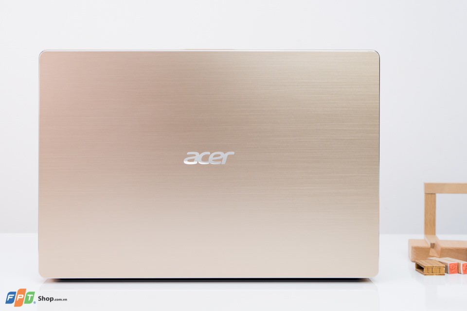 Acer Swift SF315-52-38YQ/Core i3- 8130/4Gb/1000Gb/15.6"FHD/Win10/NX.GZBSV.003