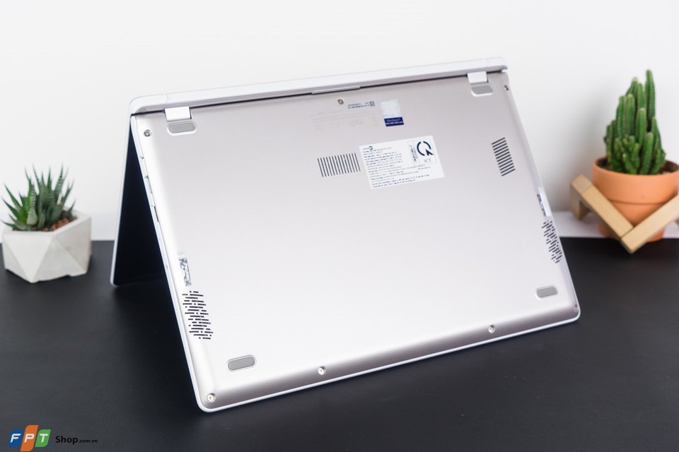Asus Vivobook S430FA-EB033T/Core I3-8145U/4GB/256GB SSD/WIN10