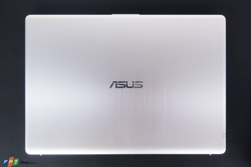 Asus Vivobook S430FA-EB033T/Core I3-8145U/4GB/256GB SSD/WIN10