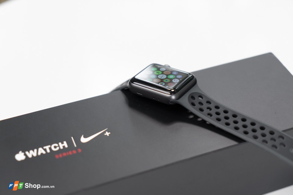 Apple Watch Nike Series 3 GPS Cellular 38mm viền nhôm dây cao su