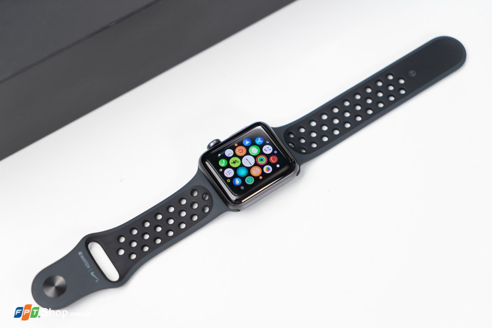 Apple Watch Nike Series 3 GPS Cellular 42mm viền nhôm dây cao su
