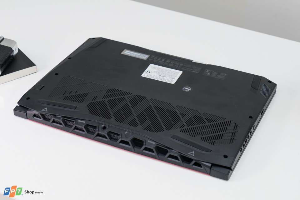 Acer Nitro AN515 54 59SF i5 9300H/8Gb/512Gb/15.6"FHD/GTX1050 3Gb/Win 10