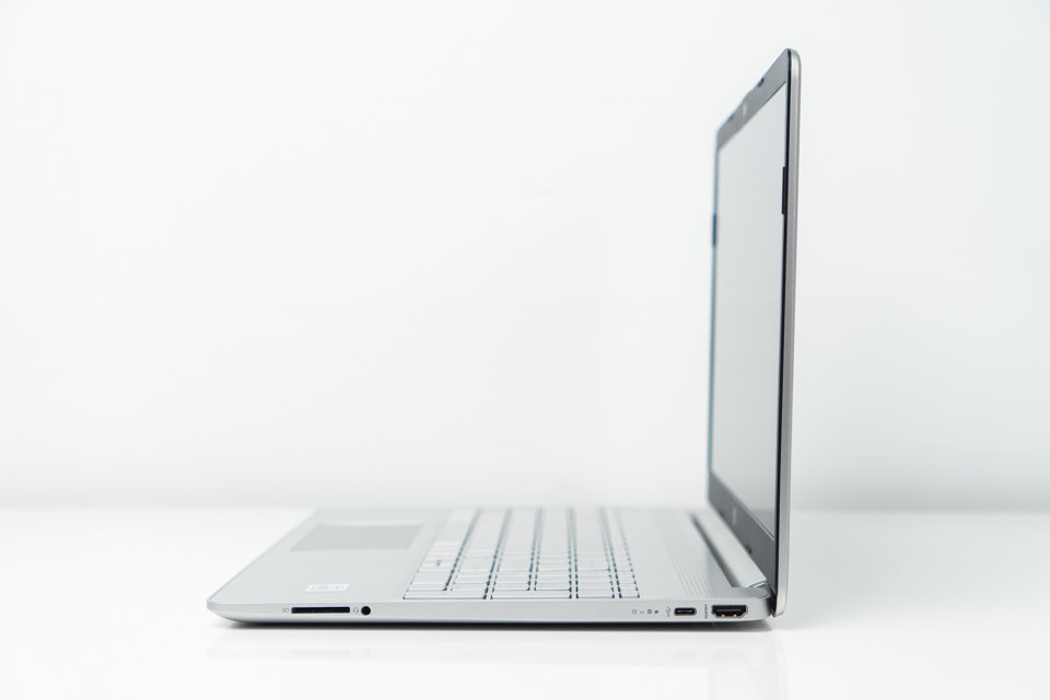 Laptop HP 15s fq1109TU i3 1005G1/4GB/512GB SSD/WIN10