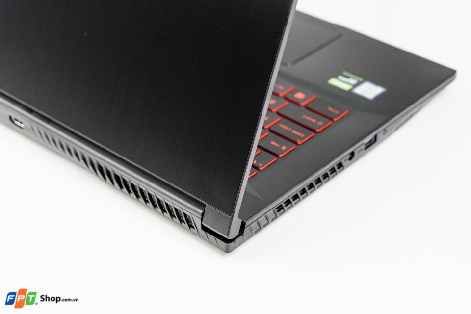 Laptop MSI Gaming GF63 Thin 11UD-473VN i5 11400H/8GB/512GB/15.6"FHD/NVIDIA GeForce RTX 3050 Ti Max-Q 4GB/Win 11
